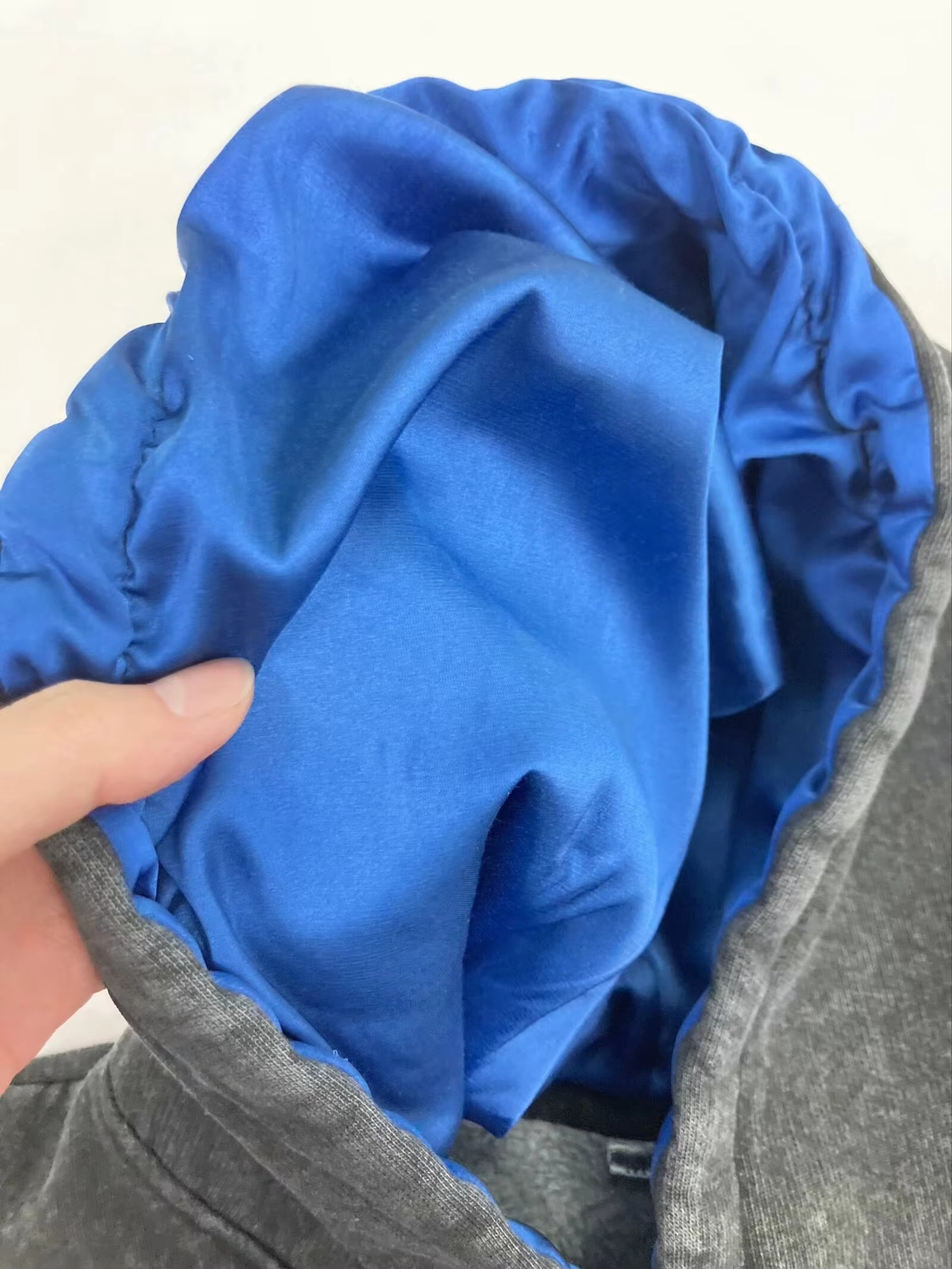 Wholesale Men's Basic Solid Color Thick Cotton Custom Hooded Sweatshirts Silk Satin Lined Hoodies - Image 2
